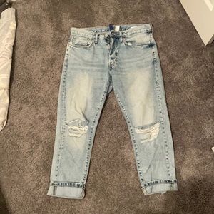 H&M light blue slim ripped jeans.💙